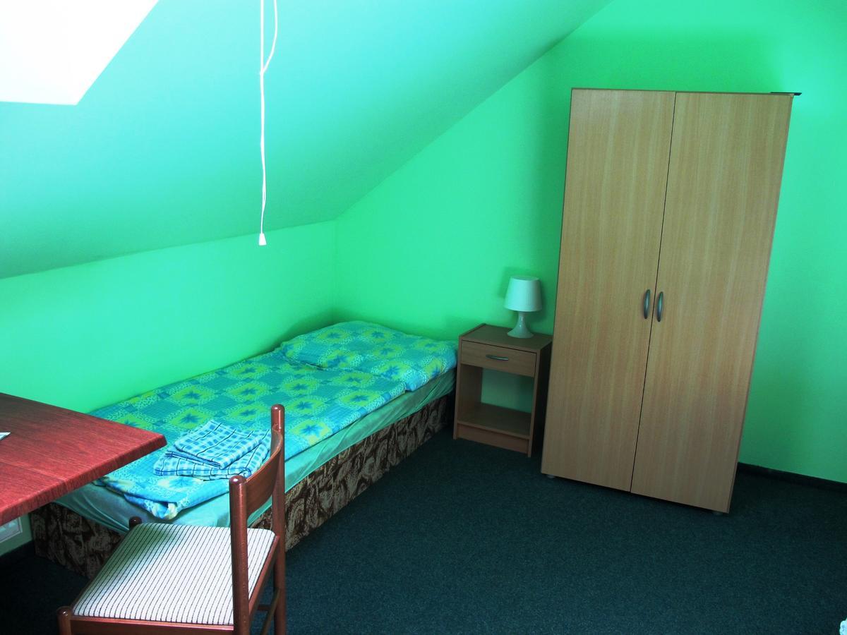 Hotel U Lisky Hostka  Exteriör bild
